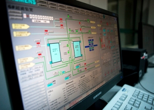  "So easy" ist in Wahrheit richtig kompliziert - System zur Netzstabilisierung. Foto: Siemens/Martin Hangen