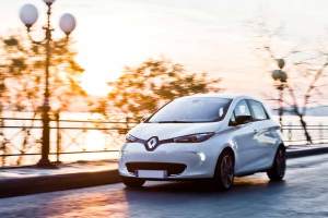 Der Renault Zoe schaffte mit 22 kWh Akkukapazität im ADAC EcoTest 122 Kilometer Reichweite.